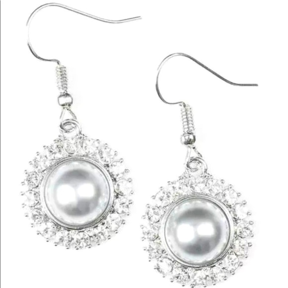 paparazzi Jewelry - Take a Vow - White Earrings